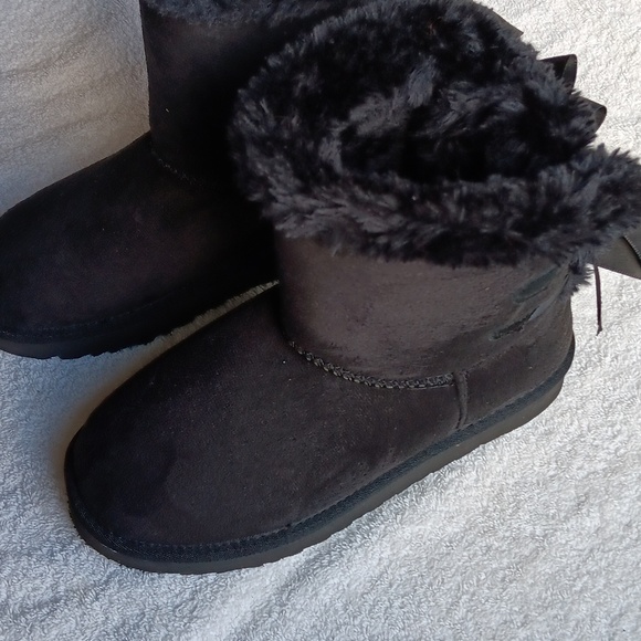 NWOT UGG Faux Fur Lined Classic Booties - Picture 4 of 16